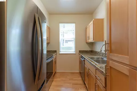211 Bayside Ct, Richmond, CA 94804 photo 8