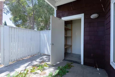 211 Bayside Ct, Richmond, CA 94804 photo 9