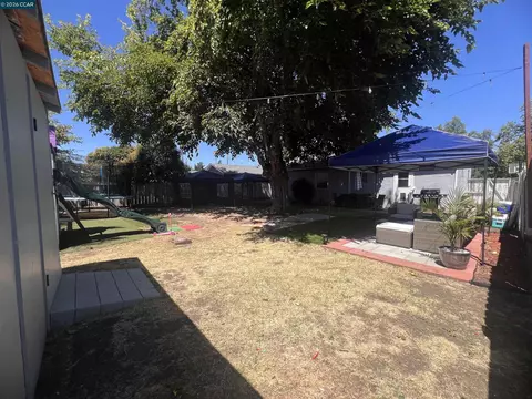 Exterior - 2428 Crescent Dr, Concord, CA 94520 photo 8 of 9