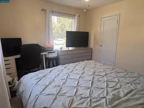 Bedroom - 2428 Crescent Dr, Concord, CA 94520 photo 5 of 5
