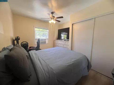 Bedroom - 2428 Crescent Dr, Concord, CA 94520 photo 2 of 5