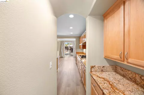 Entry Way - 738 Solitude Dr, Oakley, CA 94561 photo 9 of 11