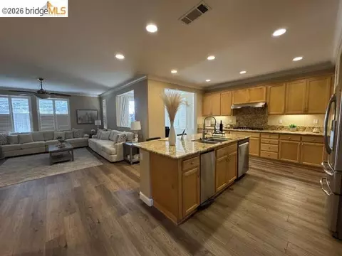 Kitchen - 738 Solitude Dr, Oakley, CA 94561 photo 3 of 6