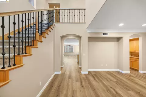 Entry Way - 738 Solitude Dr, Oakley, CA 94561 photo 8 of 11