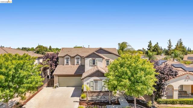 738 Solitude Dr, Oakley, CA 94561