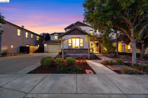 738 Solitude Dr, Oakley, CA 94561