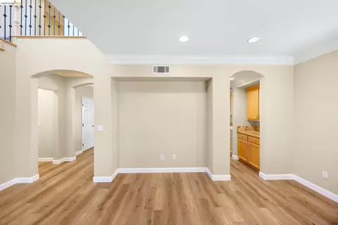 Living - 738 Solitude Dr, Oakley, CA 94561 photo 6 of 10