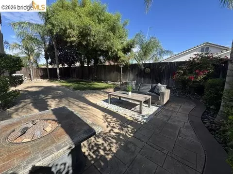 Exterior - 738 Solitude Dr, Oakley, CA 94561 photo 2 of 7
