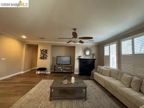 Living - 738 Solitude Dr, Oakley, CA 94561 photo 3 of 10