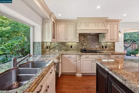 Kitchen - 549 Buttonwood Dr, Danville, CA 94506 photo 4 of 6