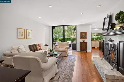Living - 549 Buttonwood Dr, Danville, CA 94506 photo 4 of 5