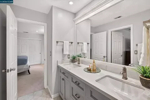 Bath - 549 Buttonwood Dr, Danville, CA 94506 photo 5 of 7