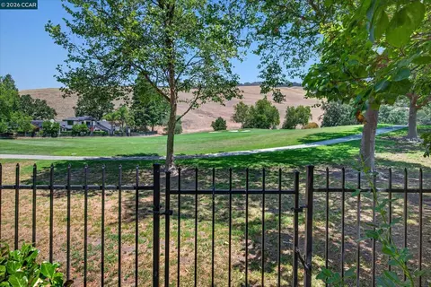 Exterior - 549 Buttonwood Dr, Danville, CA 94506 photo 20 of 24