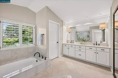 Bath - 549 Buttonwood Dr, Danville, CA 94506 photo 1 of 7