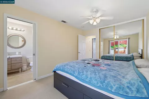 Bedroom - 1501 Lassen Ct, Vallejo, CA 94591 photo 14 of 16