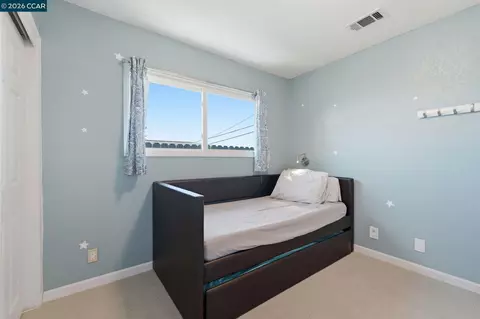 Bedroom - 1501 Lassen Ct, Vallejo, CA 94591 photo 3 of 16