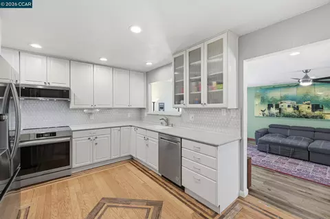 Kitchen - 1501 Lassen Ct, Vallejo, CA 94591 photo 3 of 4