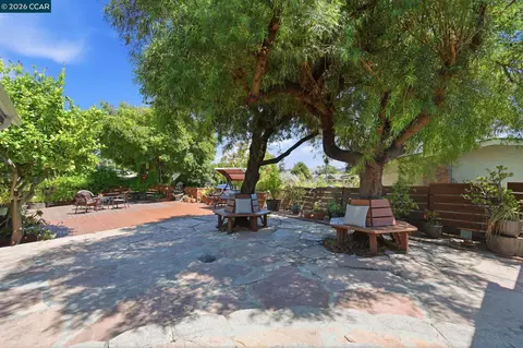 Exterior - 1501 Lassen Ct, Vallejo, CA 94591 photo 8 of 15