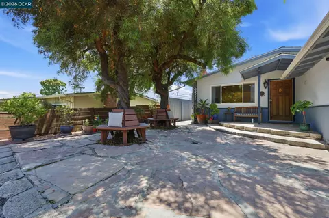 Exterior - 1501 Lassen Ct, Vallejo, CA 94591 photo 5 of 15