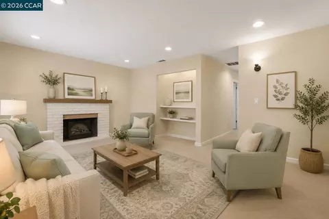 Living - 1501 Lassen Ct, Vallejo, CA 94591 photo 3 of 8
