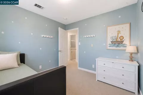 Bedroom - 1501 Lassen Ct, Vallejo, CA 94591 photo 4 of 16