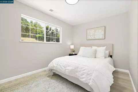 Bedroom - 698 Mini Dr, Vallejo, CA 94589 photo 4 of 5