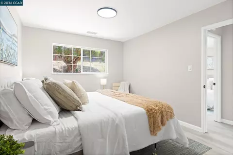 Bedroom - 698 Mini Dr, Vallejo, CA 94589 photo 3 of 5