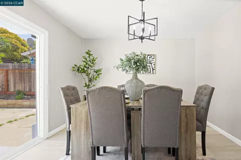 Dining - 698 Mini Dr, Vallejo, CA 94589 photo 1 of 3