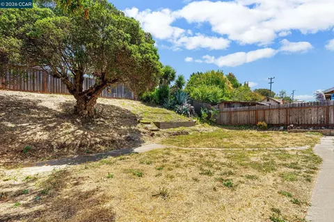 Exterior - 698 Mini Dr, Vallejo, CA 94589 photo 8 of 10