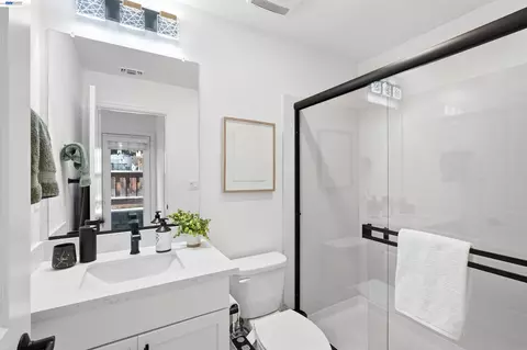 Bath - 24107 Amaranth Loop, Hayward, CA 94541 photo 5 of 5