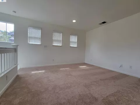 313 Turnstone Cir, Pittsburg, CA 94565 photo 8