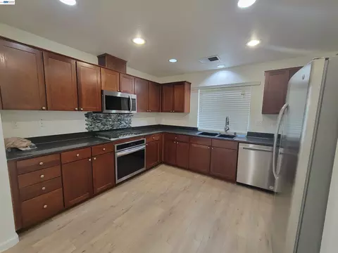 313 Turnstone Cir, Pittsburg, CA 94565 photo 15