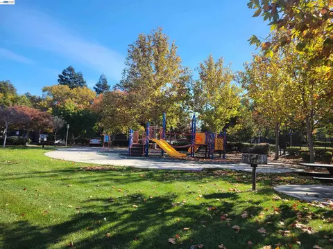 313 Turnstone Cir, Pittsburg, CA 94565 photo 49