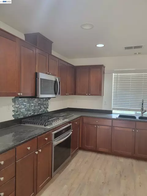 313 Turnstone Cir, Pittsburg, CA 94565 photo 14