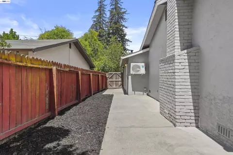 Exterior - 406 Mini Dr, Vallejo, CA 94589 photo 2 of 7