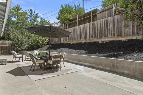 Exterior - 406 Mini Dr, Vallejo, CA 94589 photo 1 of 7