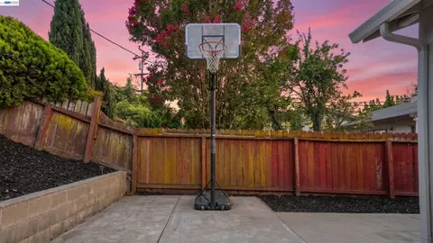 Exterior - 406 Mini Dr, Vallejo, CA 94589 photo 7 of 7