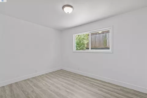 Bedroom - 406 Mini Dr, Vallejo, CA 94589 photo 3 of 8