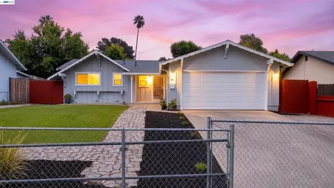 Exterior - 406 Mini Dr, Vallejo, CA 94589 photo 6 of 7