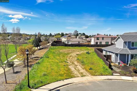 4901 Beldin Ln, Oakley, CA 94561 photo 1