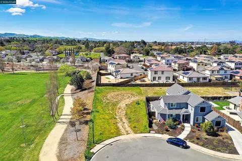 4901 Beldin Ln, Oakley, CA 94561 photo 2