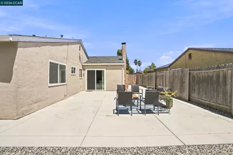 Exterior - 113 Larsen Cir, Vallejo, CA 94589 photo 4 of 10