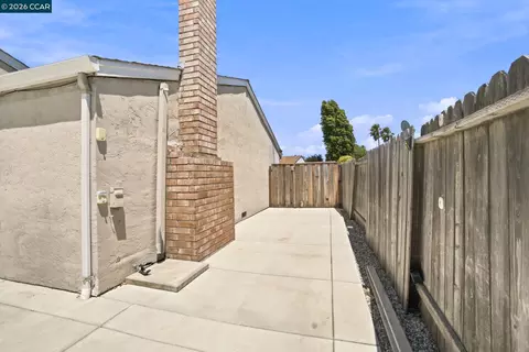 Exterior - 113 Larsen Cir, Vallejo, CA 94589 photo 9 of 10