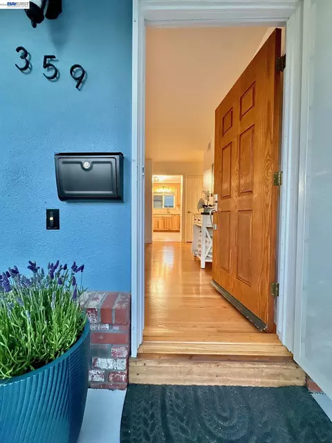 Entry Way - 359 Michell, Livermore, CA 94551 photo 1 of 2