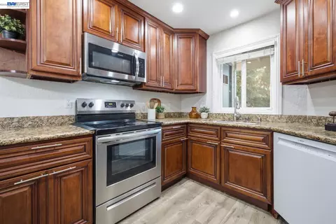 Kitchen - 370 Sequim Cmn, Fremont, CA 94539 photo 1 of 1
