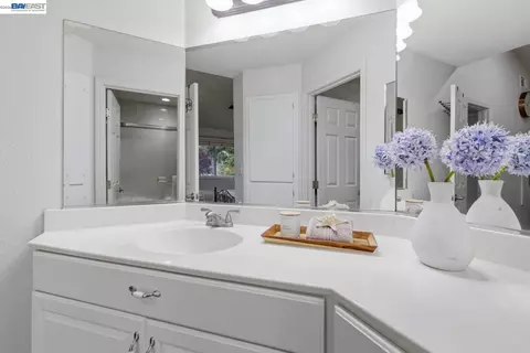 Bath - 370 Sequim Cmn, Fremont, CA 94539 photo 3 of 3
