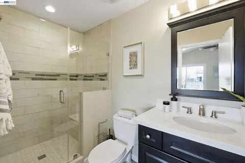 Bath - 4346 Fallbrook Rd, Concord, CA 94521 photo 6 of 7