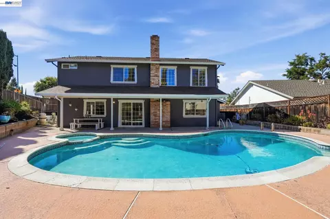 Exterior - 4346 Fallbrook Rd, Concord, CA 94521 photo 5 of 7