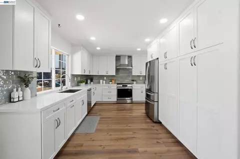 Kitchen - 4346 Fallbrook Rd, Concord, CA 94521 photo 5 of 6