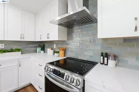 Kitchen - 4346 Fallbrook Rd, Concord, CA 94521 photo 4 of 6